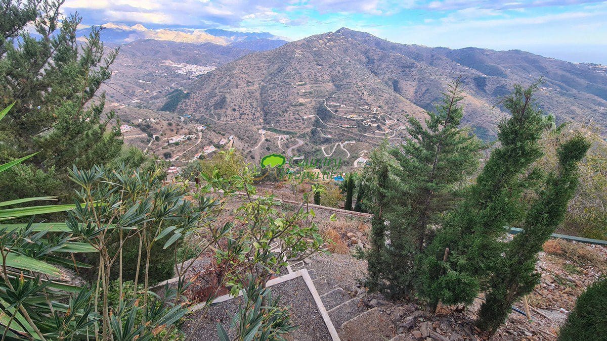 4 bedroom Finca/Country House for sale in Arenas - € 398,000 (Ref: 7966647)