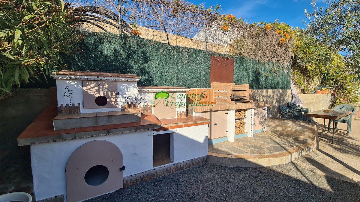 4 bedroom Finca/Country House for sale in Arenas - € 398,000 (Ref: 7966647)