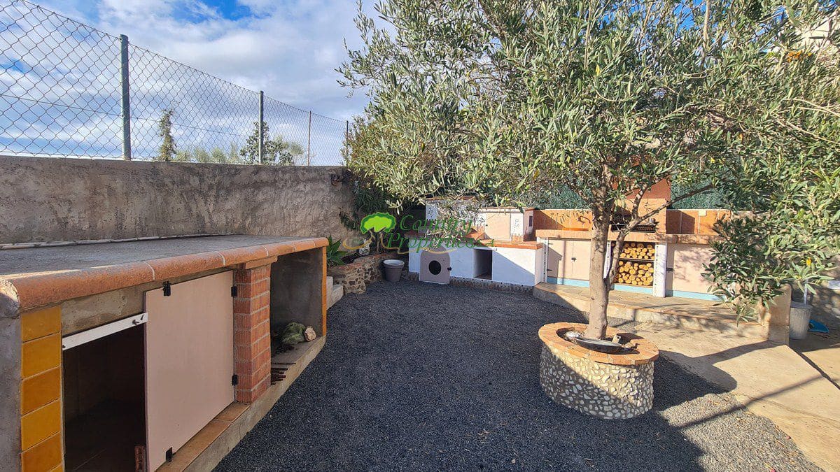 4 bedroom Finca/Country House for sale in Arenas - € 398,000 (Ref: 7966647)