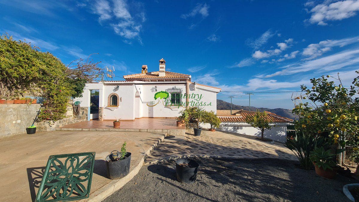 4 bedroom Finca/Country House for sale in Arenas - € 398,000 (Ref: 7966647)