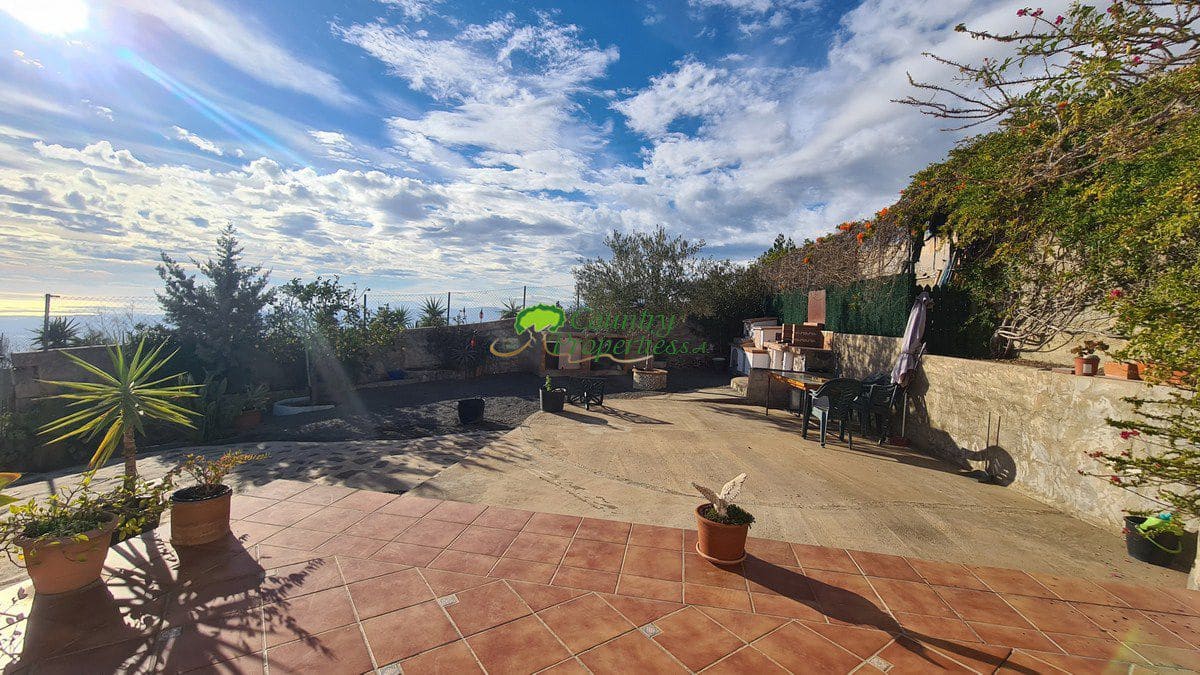 4 bedroom Finca/Country House for sale in Arenas - € 398,000 (Ref: 7966647)