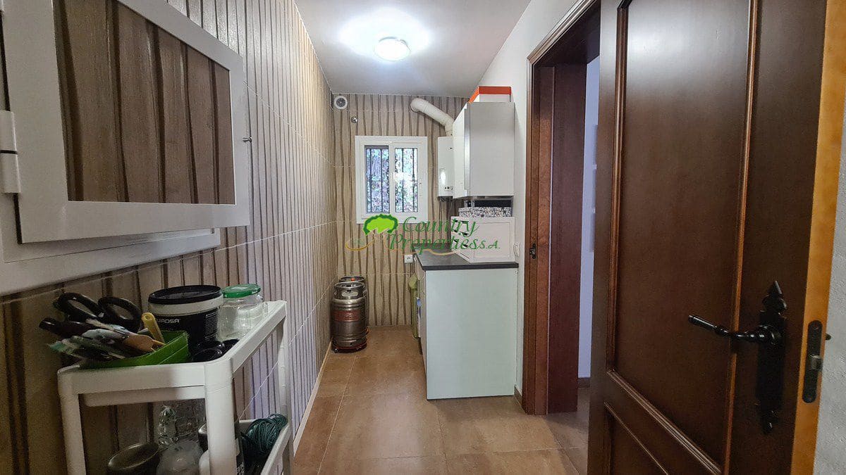 4 bedroom Finca/Country House for sale in Arenas - € 398,000 (Ref: 7966647)