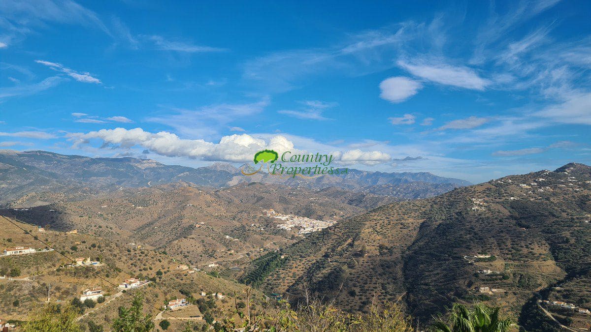 4 bedroom Finca/Country House for sale in Arenas - € 398,000 (Ref: 7966647)