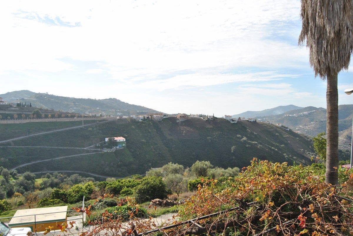 5 bedroom Townhouse for sale in Competa - € 470,000 (Ref: 7982617)