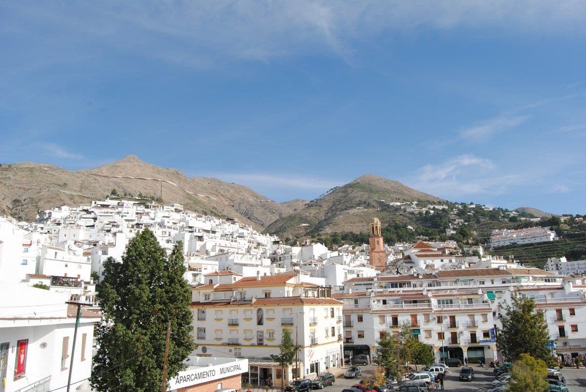 5 bedroom Townhouse for sale in Competa - € 470,000 (Ref: 7982617)
