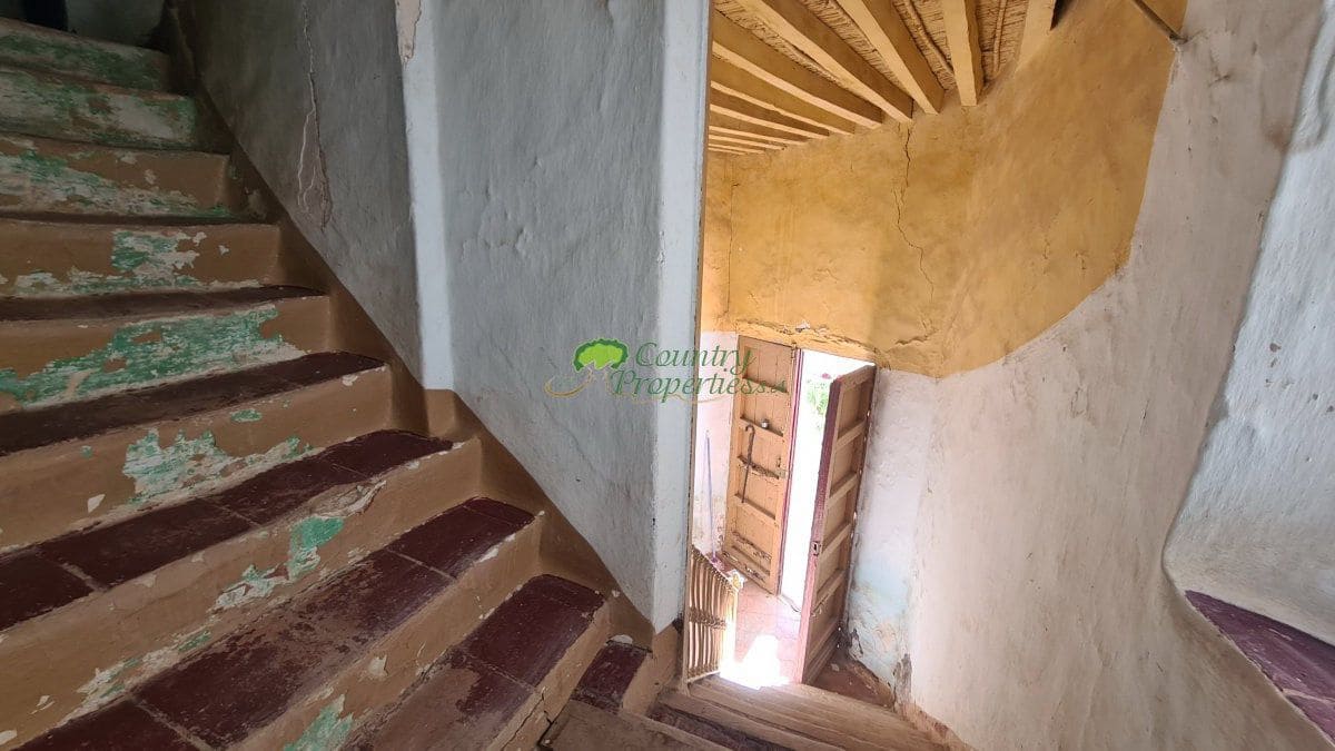 7 bedroom Townhouse for sale in Competa - € 123,500 (Ref: 8062032)