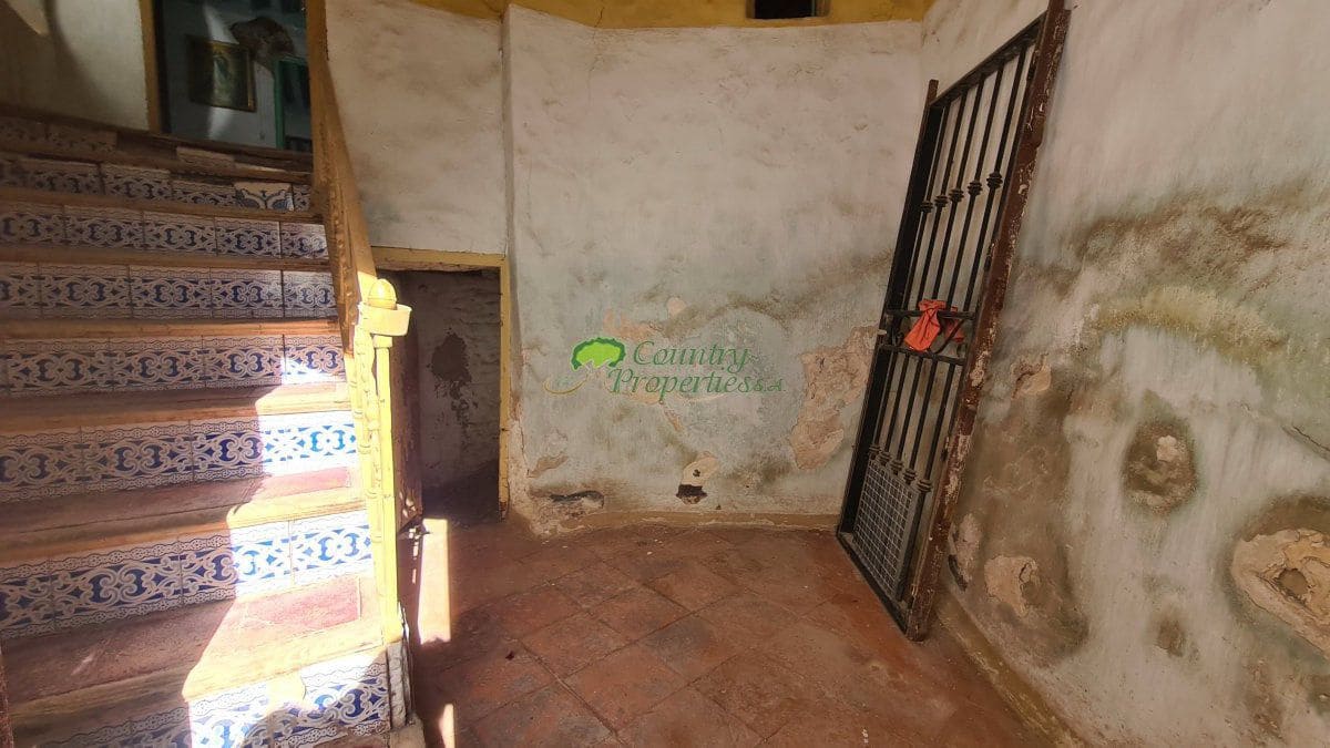 7 bedroom Townhouse for sale in Competa - € 123,500 (Ref: 8062032)