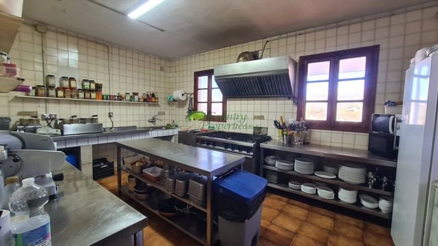 5 soveværelse Finca/Landehus til salg i Cómpeta - € 695.000 (Ref: 8176528)