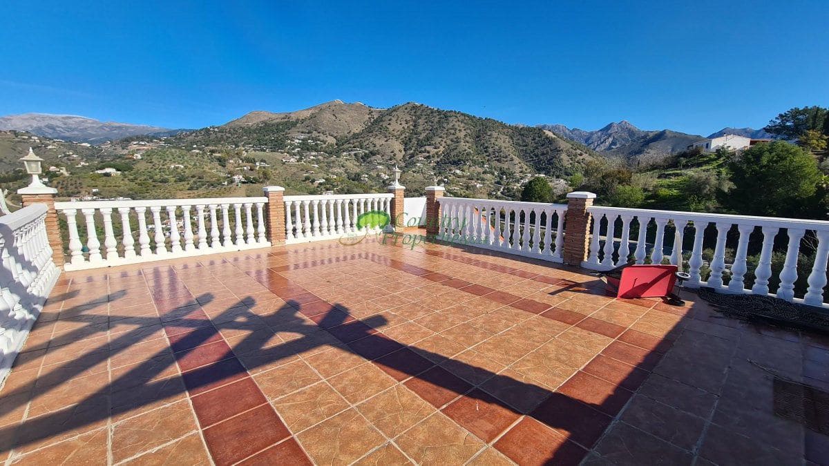 5 soveværelse Finca/Landehus til salg i Competa - € 695.000 (Ref: 8176528)