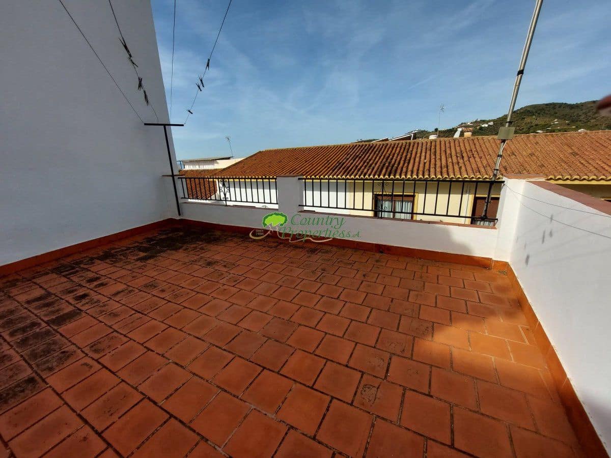 Casa de 3 habitaciones en Torrox en venta - 155.000 € (Ref: 8212775)