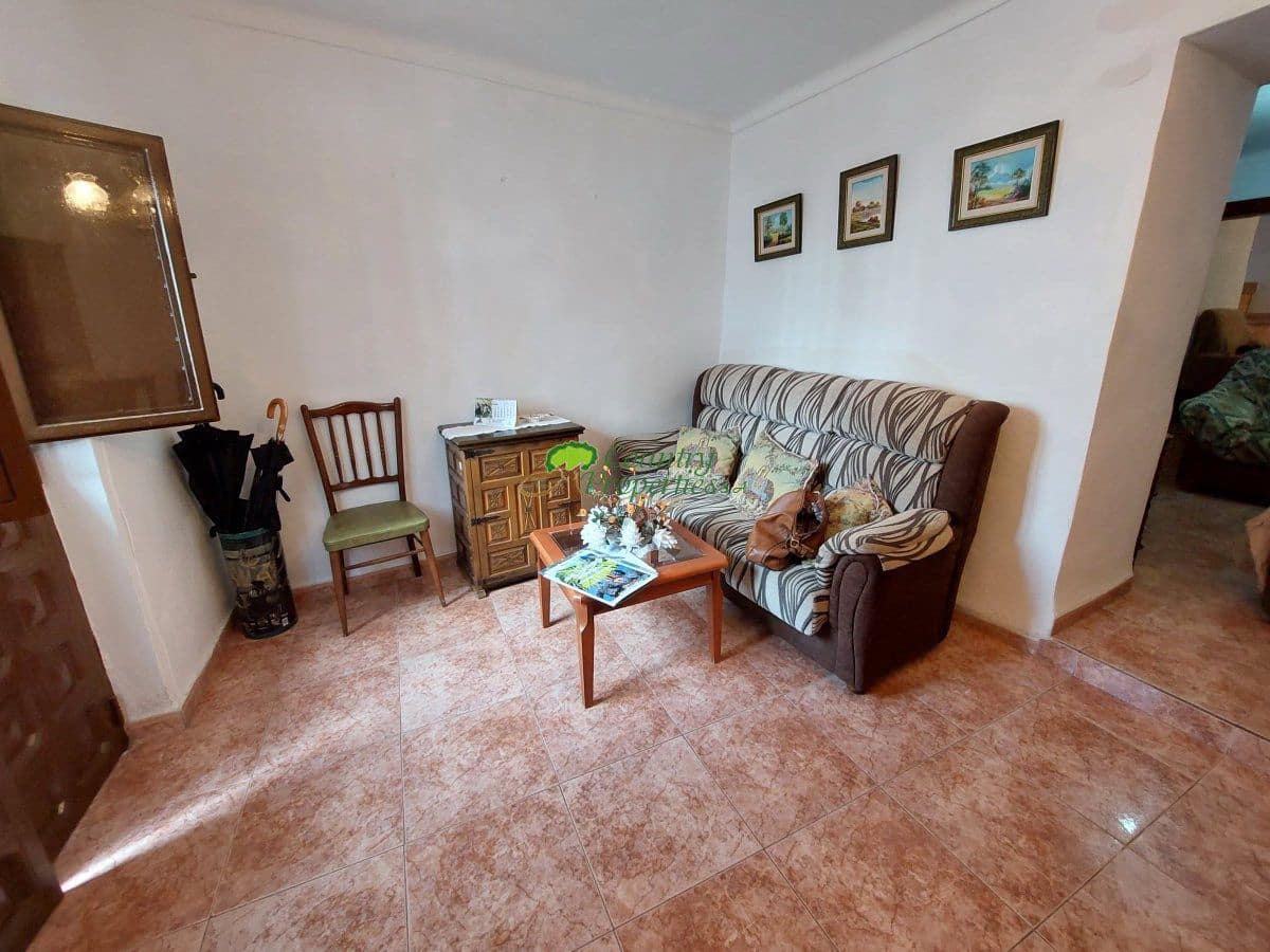 Casa de 3 habitaciones en Torrox en venta - 155.000 € (Ref: 8212775)