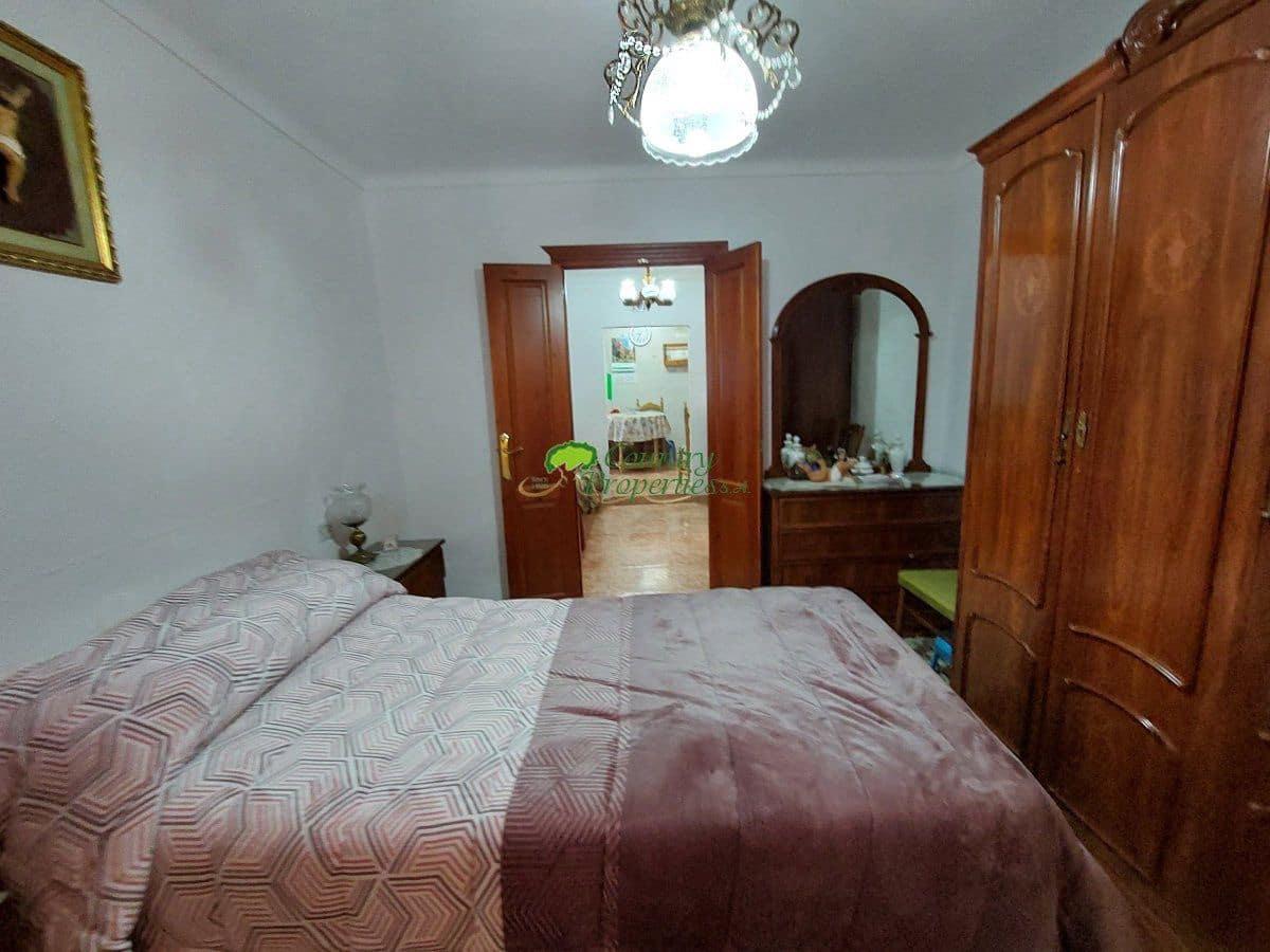 Casa de 3 habitaciones en Torrox en venta - 155.000 € (Ref: 8212775)