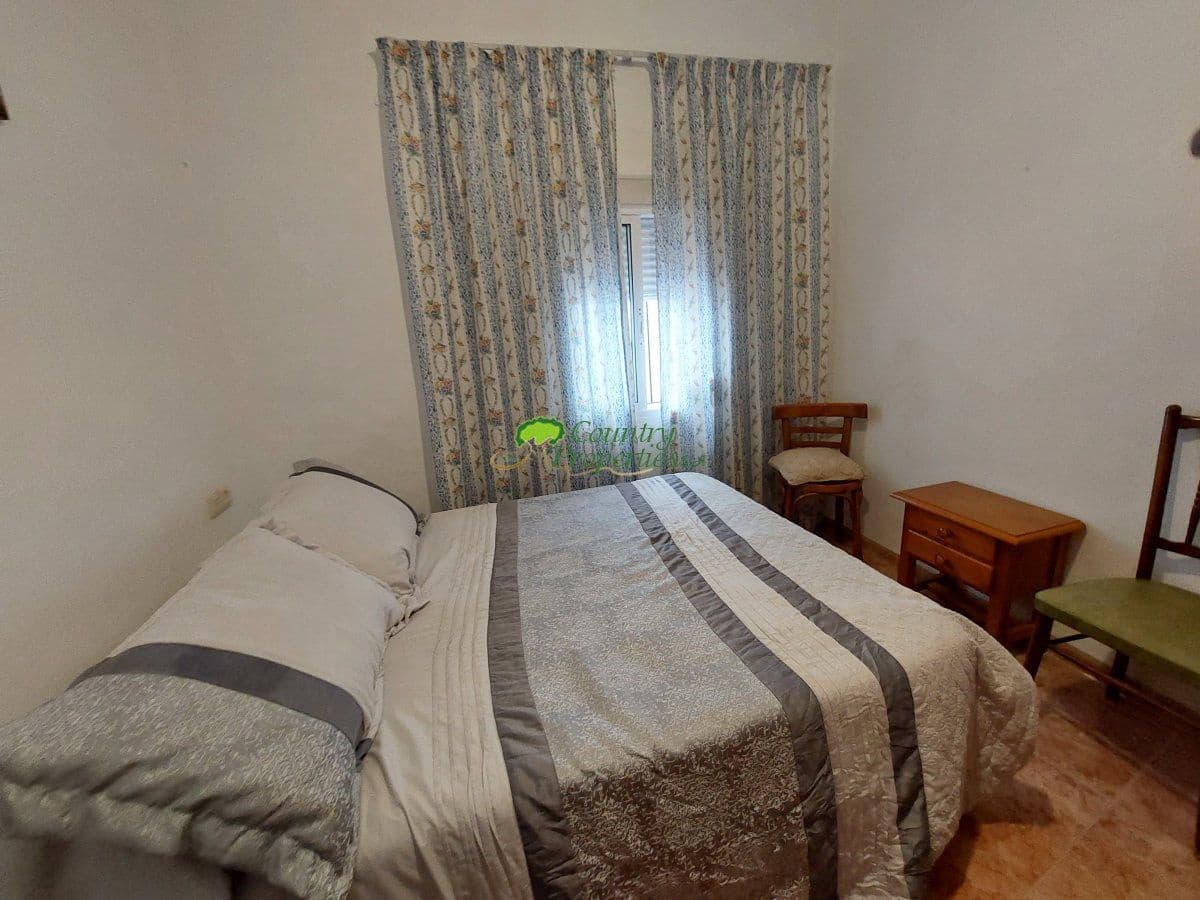 Casa de 3 habitaciones en Torrox en venta - 155.000 € (Ref: 8212775)