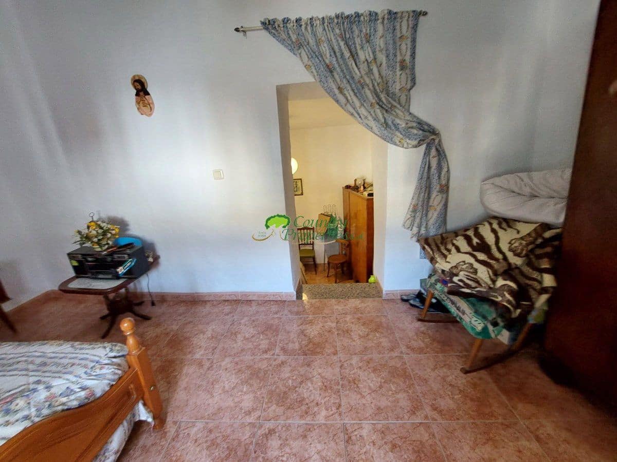 Casa de 3 habitaciones en Torrox en venta - 155.000 € (Ref: 8212775)