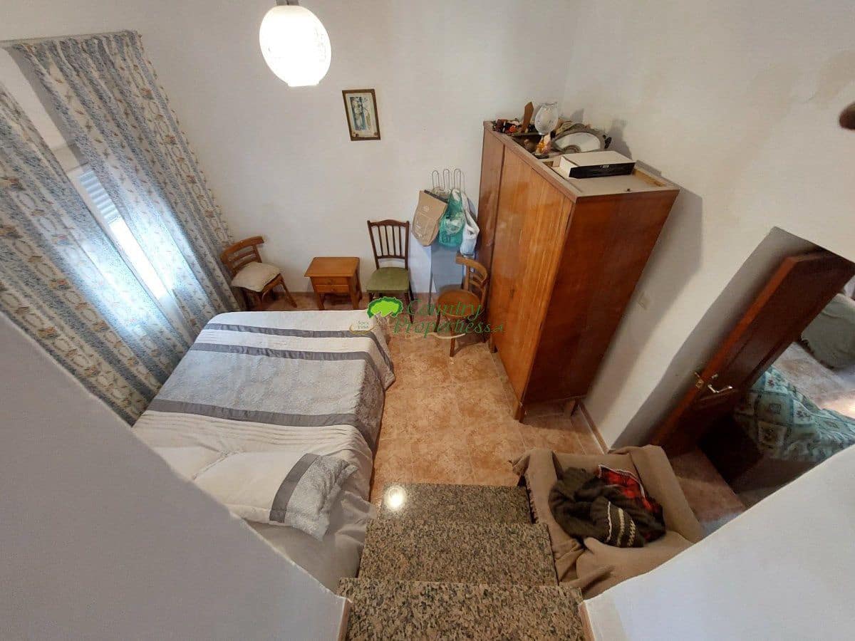 Casa de 3 habitaciones en Torrox en venta - 155.000 € (Ref: 8212775)