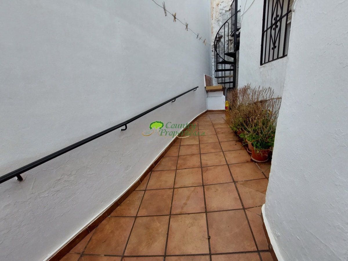 Casa de 3 habitaciones en Torrox en venta - 155.000 € (Ref: 8212775)