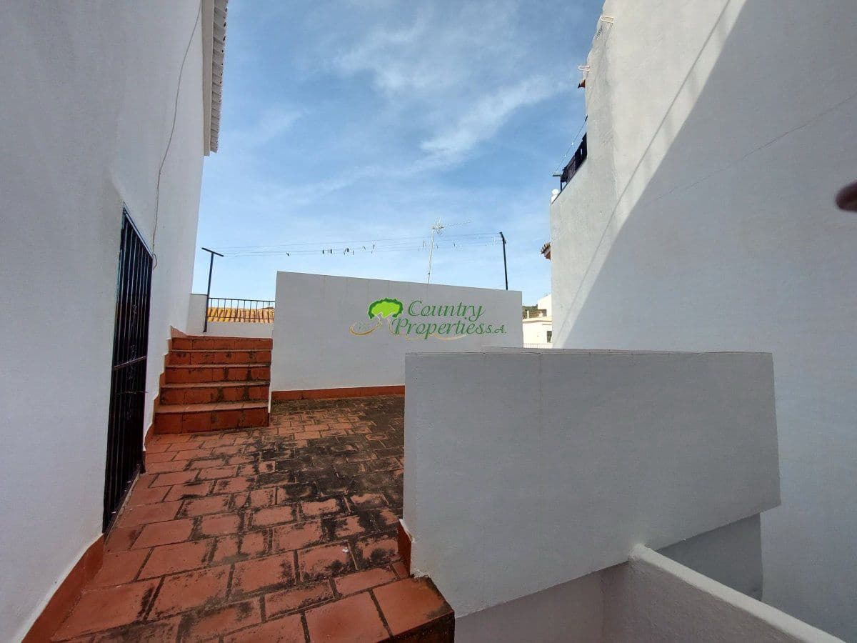 Casa de 3 habitaciones en Torrox en venta - 155.000 € (Ref: 8212775)