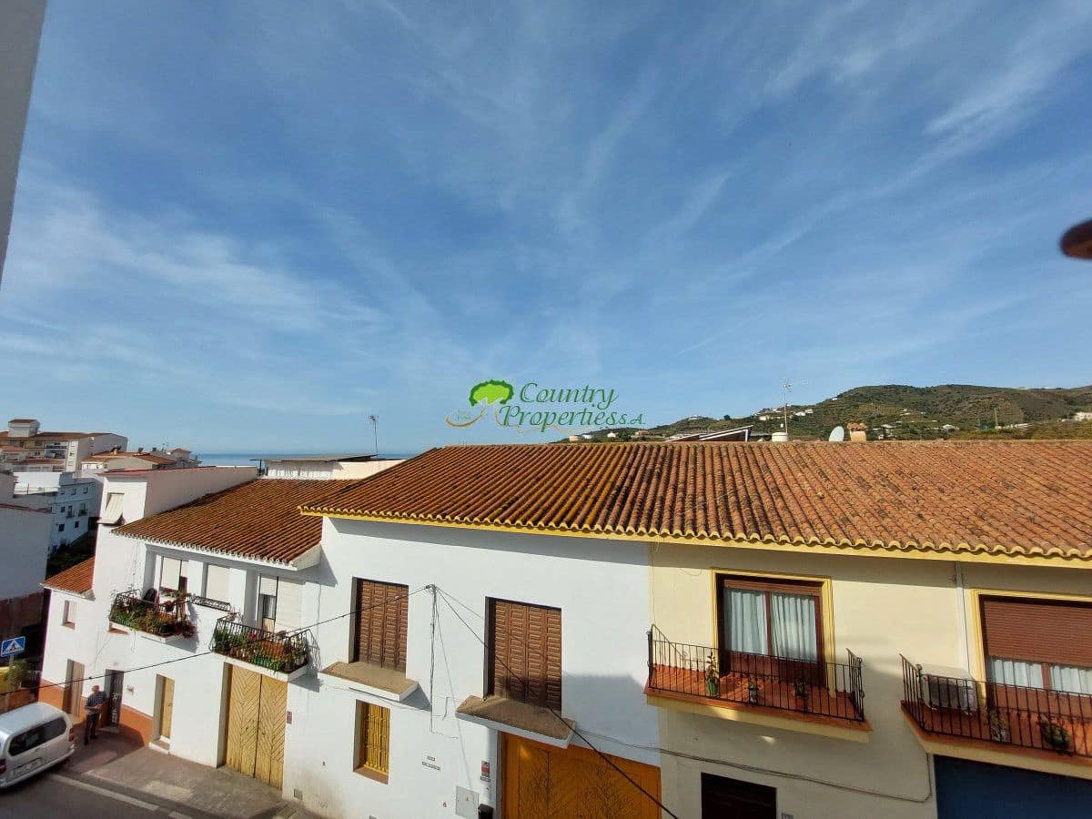 Casa de 3 habitaciones en Torrox en venta - 155.000 € (Ref: 8212775)