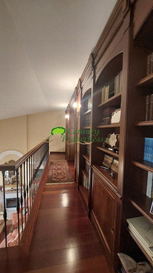 4 bedroom Villa for sale in Velez-Malaga with garage - € 1,200,000 (Ref: 8428428)