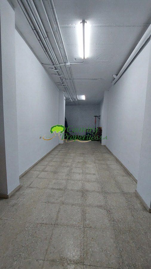 4 bedroom Villa for sale in Velez-Malaga with garage - € 1,200,000 (Ref: 8428428)