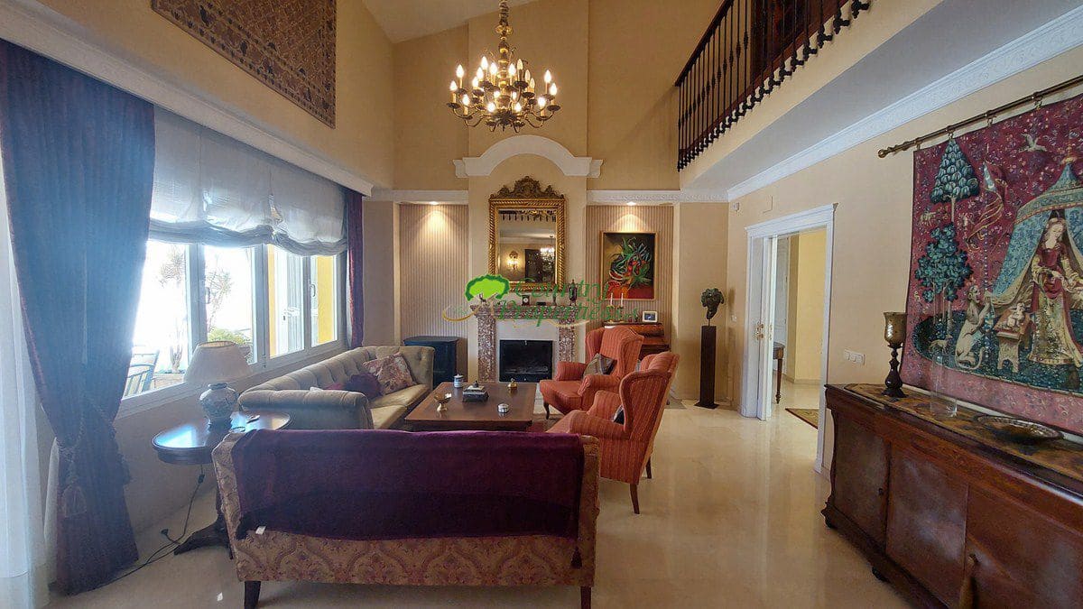 4 bedroom Villa for sale in Velez-Malaga with garage - € 1,200,000 (Ref: 8428428)