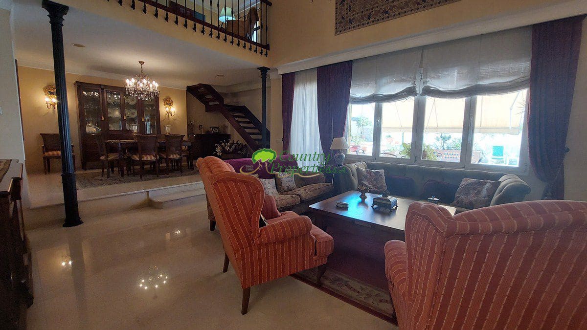 4 bedroom Villa for sale in Velez-Malaga with garage - € 1,200,000 (Ref: 8428428)