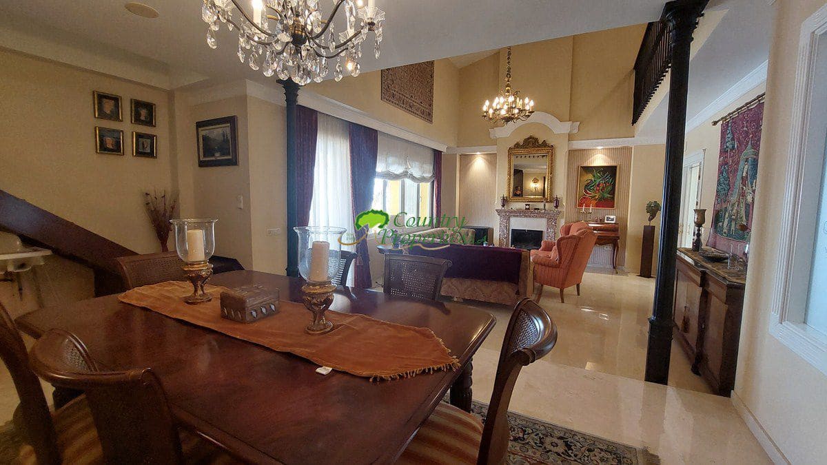 4 bedroom Villa for sale in Velez-Malaga with garage - € 1,200,000 (Ref: 8428428)