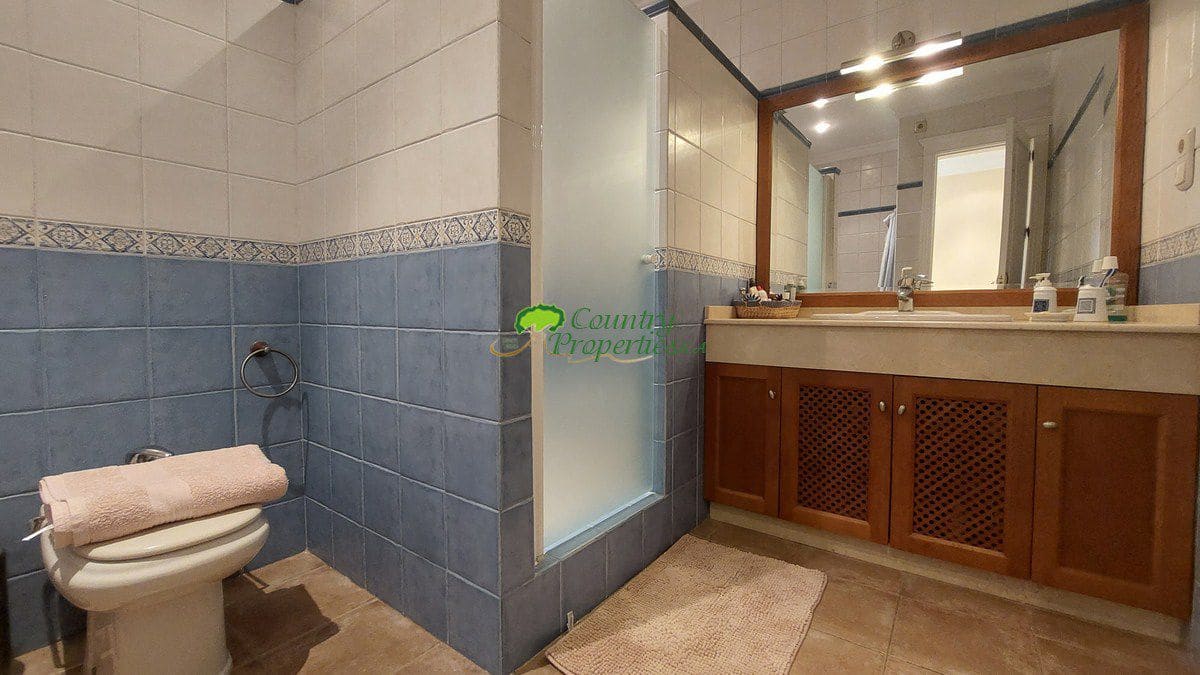 4 bedroom Villa for sale in Velez-Malaga with garage - € 1,200,000 (Ref: 8428428)