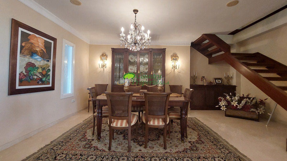 4 bedroom Villa for sale in Velez-Malaga with garage - € 1,200,000 (Ref: 8428428)