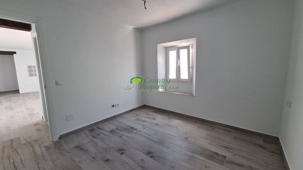 Casa de 3 habitaciones en Cómpeta en venta - 159.000 € (Ref: 8433997)