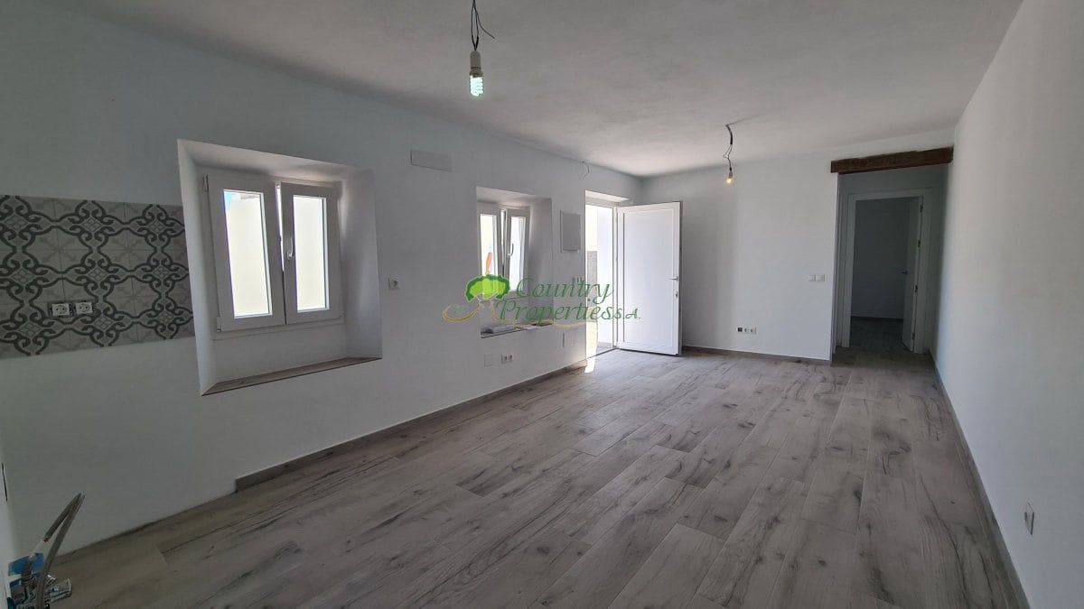Casa de 3 habitaciones en Cómpeta en venta - 159.000 € (Ref: 8433997)