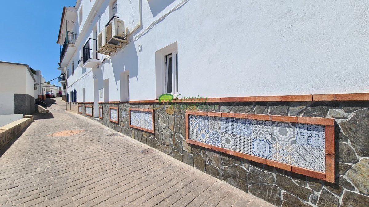 Casa de 3 habitaciones en Cómpeta en venta - 159.000 € (Ref: 8433997)