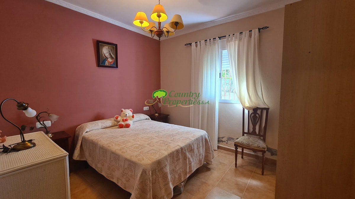 3 soveværelse Finca/Landehus til salg i Canillas de Albaida - € 286.000 (Ref: 8438401)