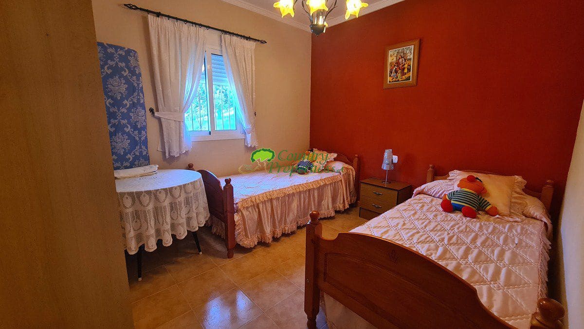 3 soveværelse Finca/Landehus til salg i Canillas de Albaida - € 286.000 (Ref: 8438401)