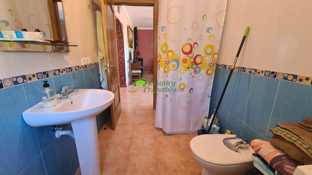 3 soveværelse Finca/Landehus til salg i Canillas de Albaida - € 286.000 (Ref: 8438401)