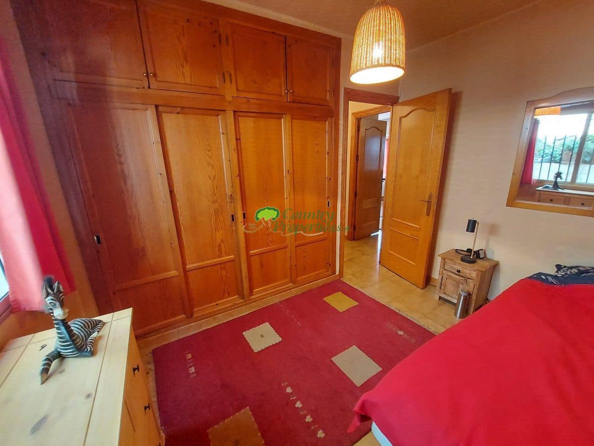 4 sovrum Finca/Hus på landet till salu i Alcaucin med garage - 334 000 € (Ref: 8473579)