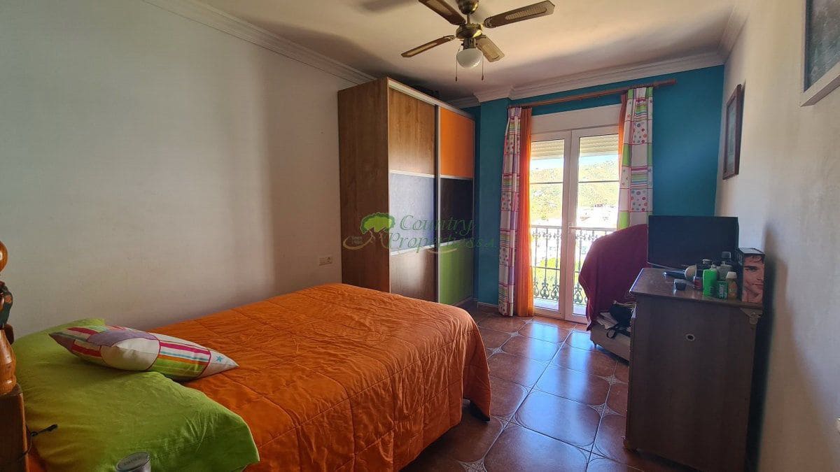 4 soverom Hus til salgs i Canillas de Albaida - € 437 000 (Ref: 8538151)