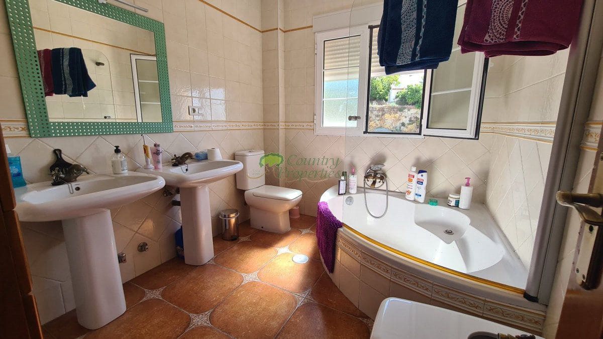 4 soverom Hus til salgs i Canillas de Albaida - € 437 000 (Ref: 8538151)