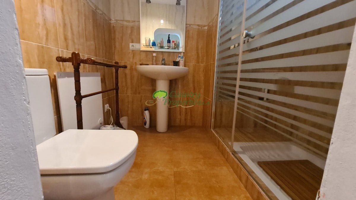 5 bedroom Townhouse for sale in Competa - € 230,000 (Ref: 8544461)