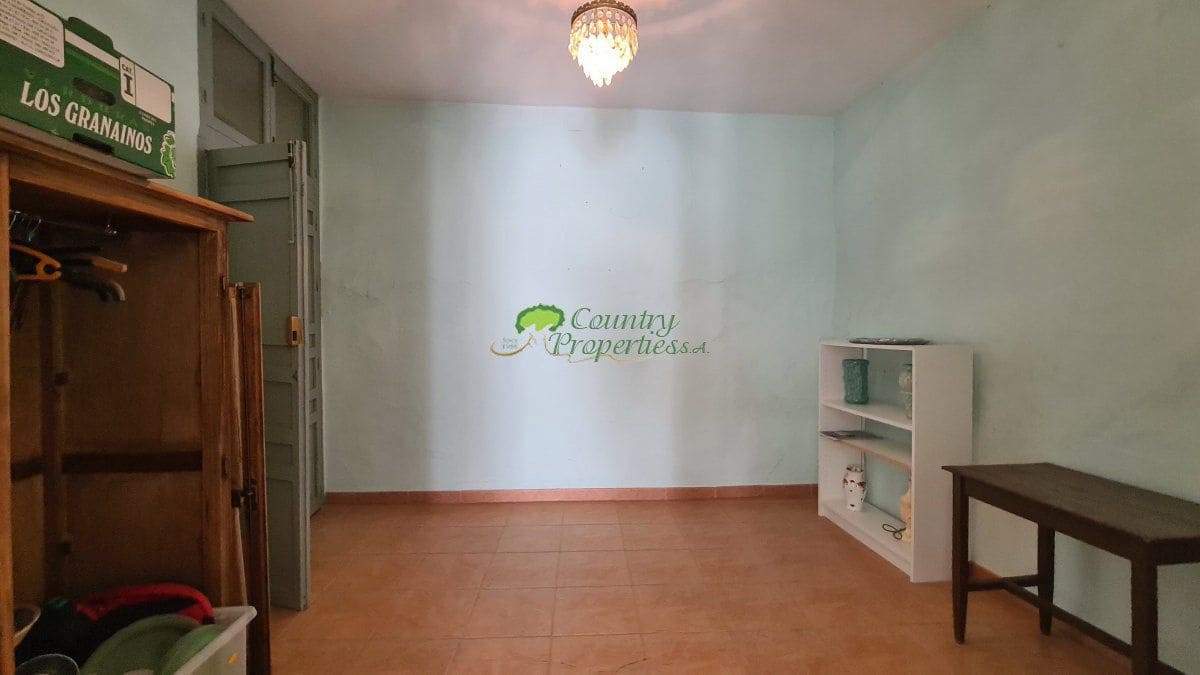 5 bedroom Townhouse for sale in Competa - € 230,000 (Ref: 8544461)
