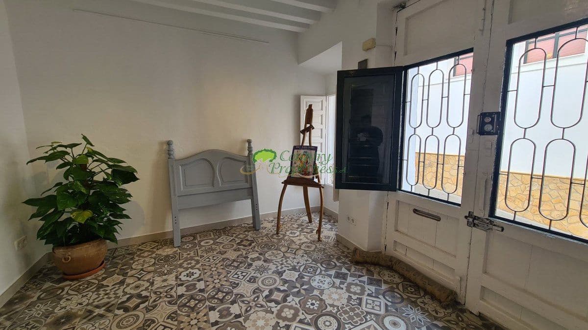 5 bedroom Townhouse for sale in Competa - € 230,000 (Ref: 8544461)