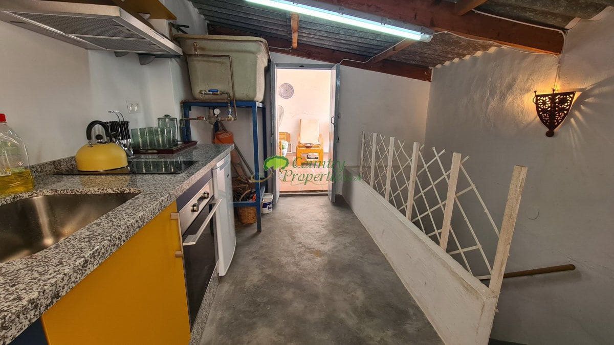 5 bedroom Townhouse for sale in Competa - € 230,000 (Ref: 8544461)