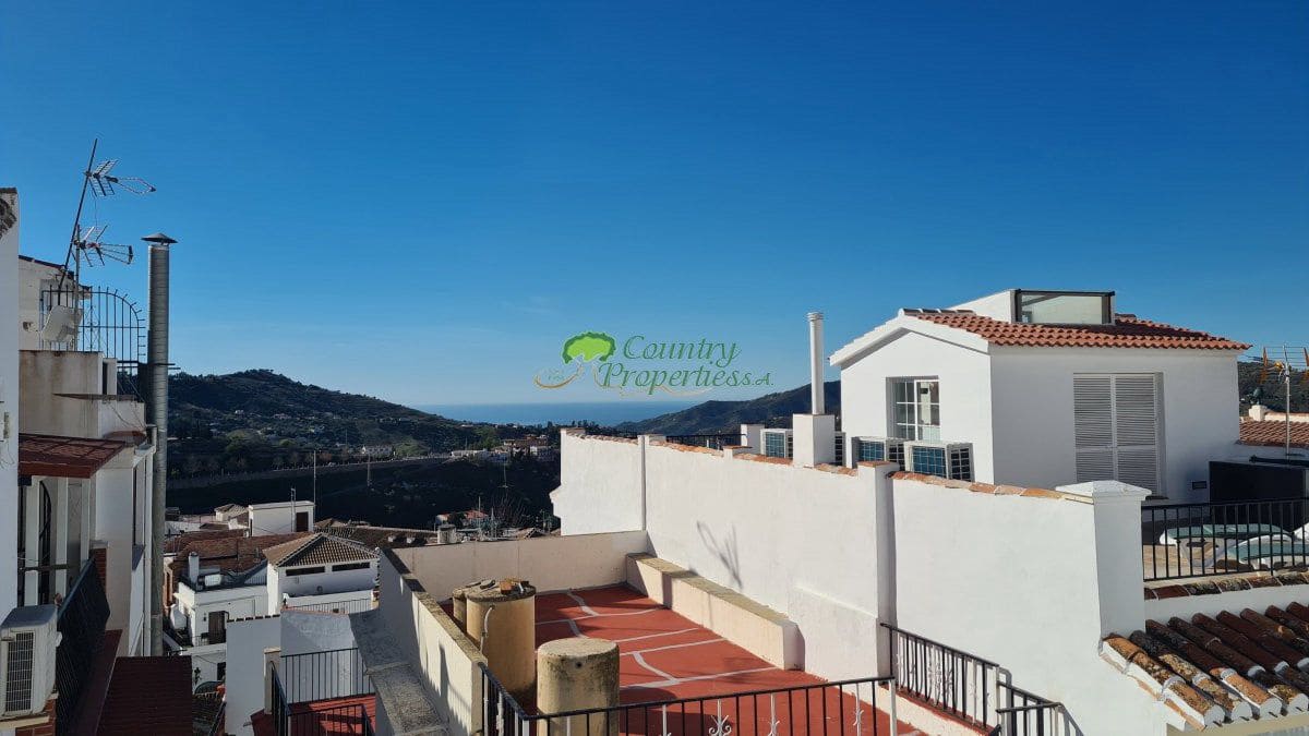 5 bedroom Townhouse for sale in Competa - € 230,000 (Ref: 8544461)