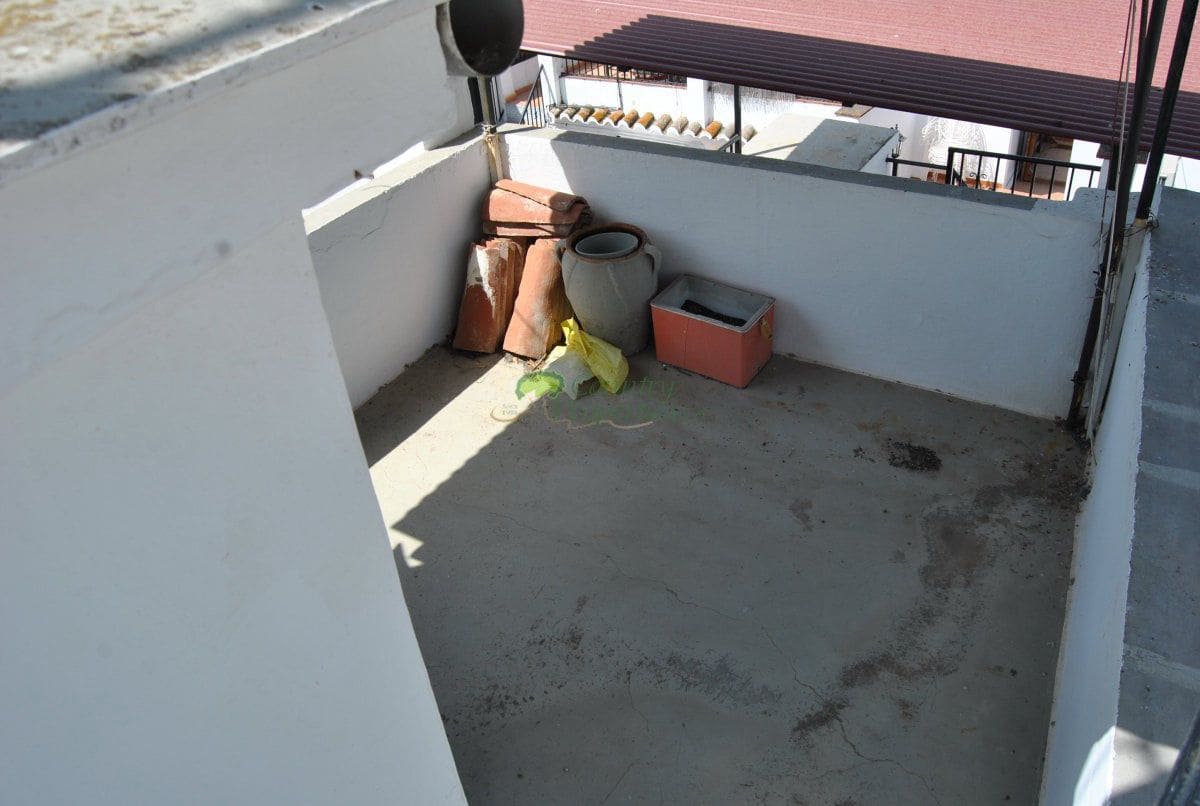 4 soveværelse Byhus til salg i Competa - € 99.000 (Ref: 8572138)