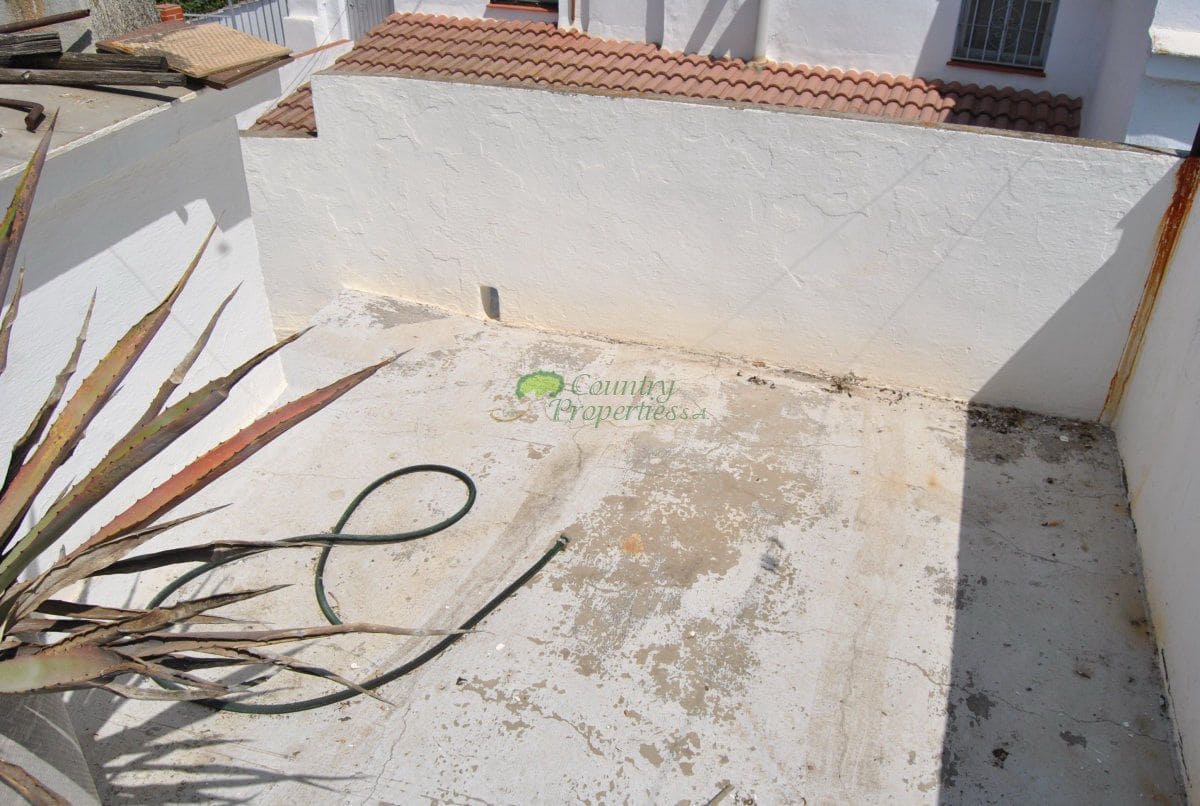 4 soveværelse Byhus til salg i Competa - € 99.000 (Ref: 8572138)