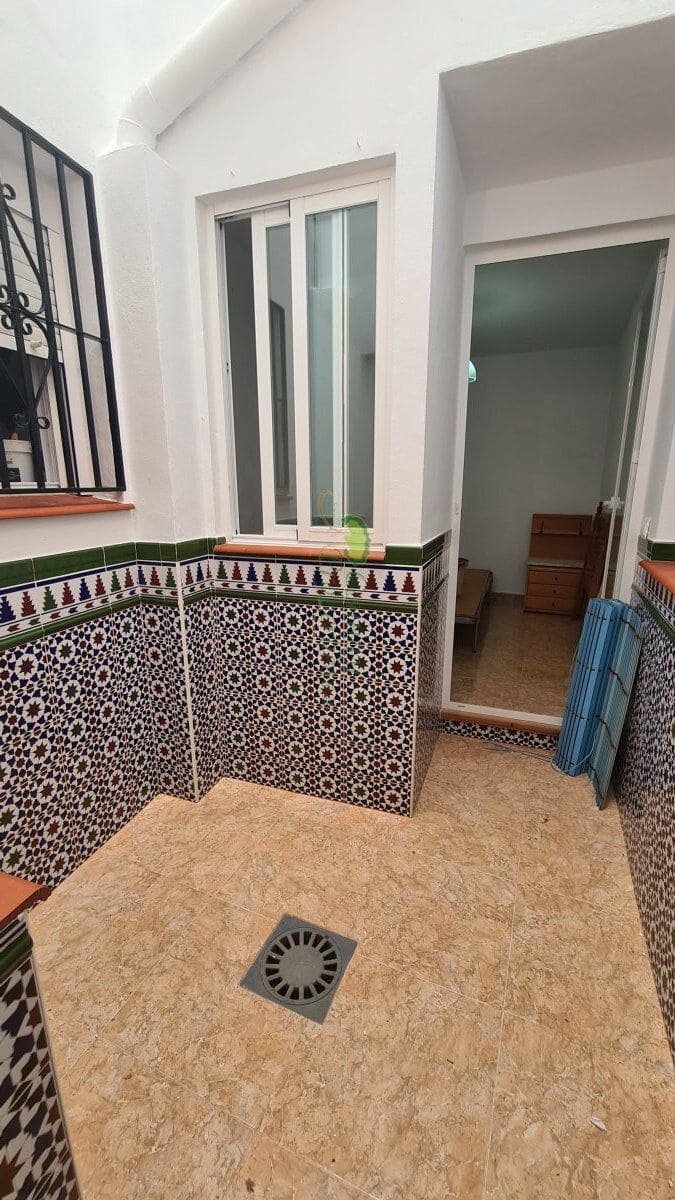 5 soveværelse Byhus til salg i Competa - € 155.000 (Ref: 8572139)