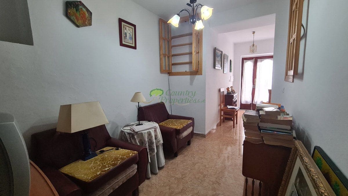 5 soveværelse Byhus til salg i Competa - € 155.000 (Ref: 8572139)