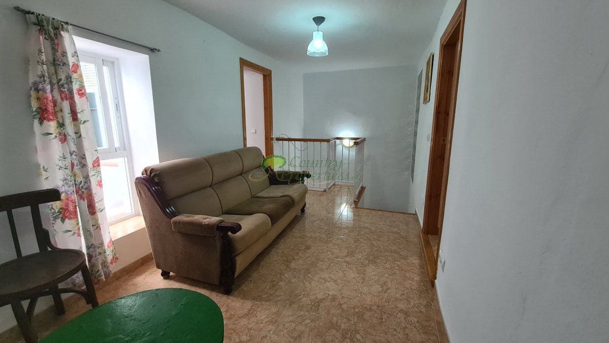 5 soveværelse Byhus til salg i Competa - € 155.000 (Ref: 8572139)