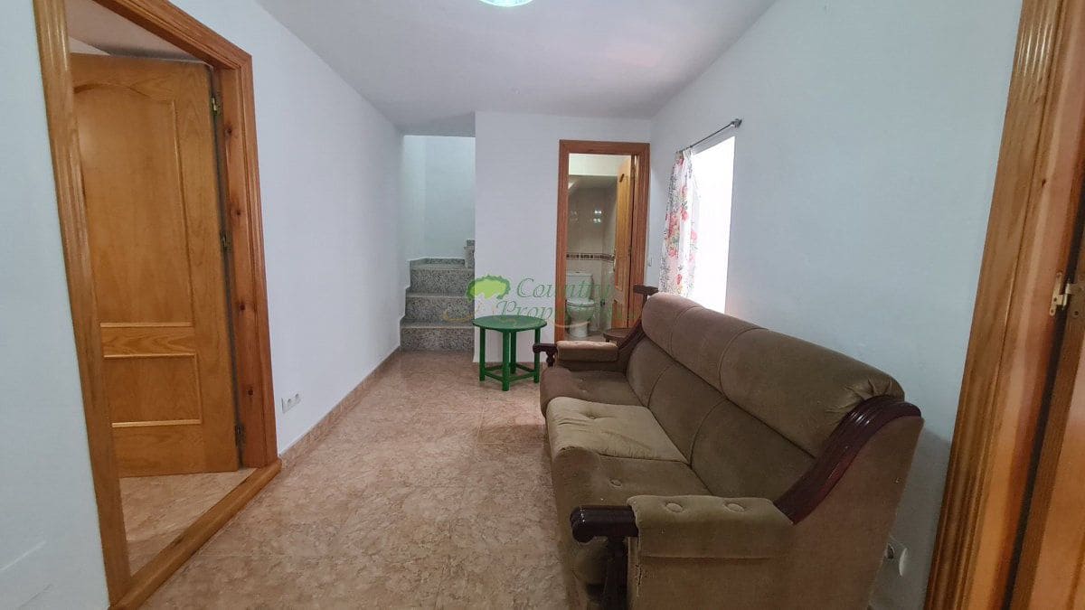 5 soveværelse Byhus til salg i Competa - € 155.000 (Ref: 8572139)