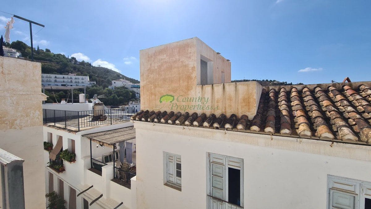 5 soveværelse Byhus til salg i Competa - € 155.000 (Ref: 8572139)